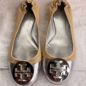 Tory Burch Silver & Tan Logo Cap-Toe Ballet Flats